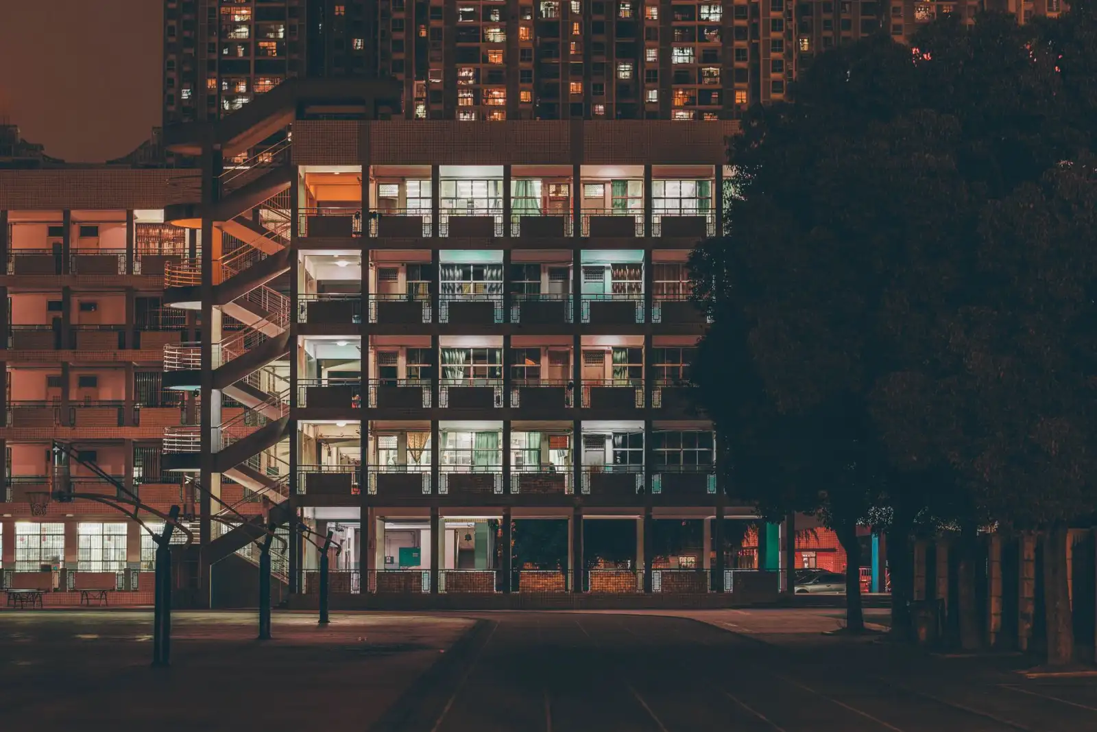 陕西龙朔通信光纤收发器与光模块在通信工程中的选型适配方案