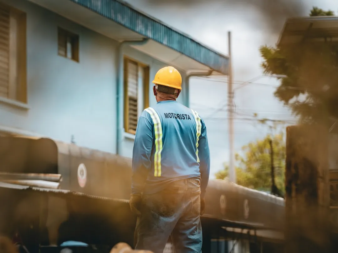 光纤跳线连接损耗过高？常见成因及现场排查技术指南